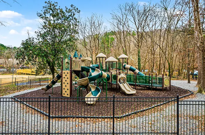 accessible-playground-equipment-inclusive-playground-equipment_700x460_10