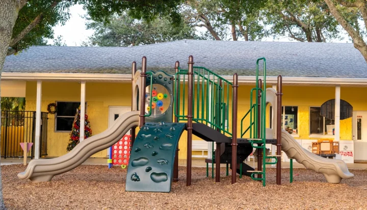 port-st-lucie-florida-daycare-playground-equipment- (11)