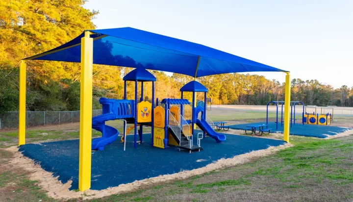 quincy-florida-school-playground-equipment-shade-poured-in-place-site-furniture-2 (9)