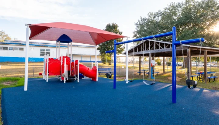 quincy-florida-school-playground-equipment-shade-poured-in-place-site-furniture- (7)
