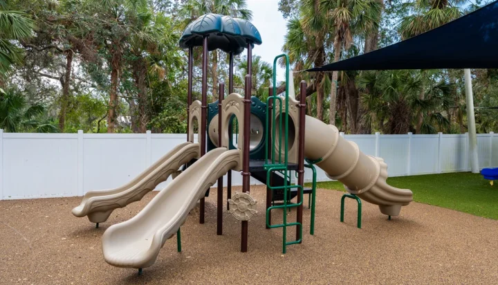 sarasota-florida-daycare-playground-equipment-poured-in-place- (2)