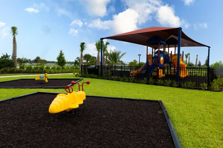 palm-beach-gardens-florida-neighborhood-hoa-playground-equipment-shade-rubber-mulch- (17)
