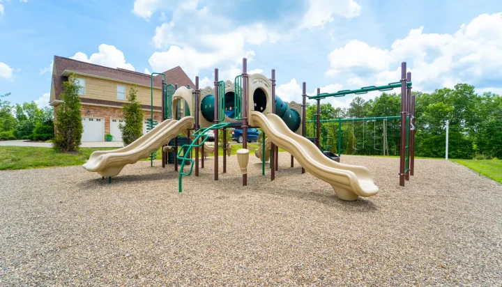 south-charleston-west-virginia-neighborhood-hoa-playground-equipment- (3)